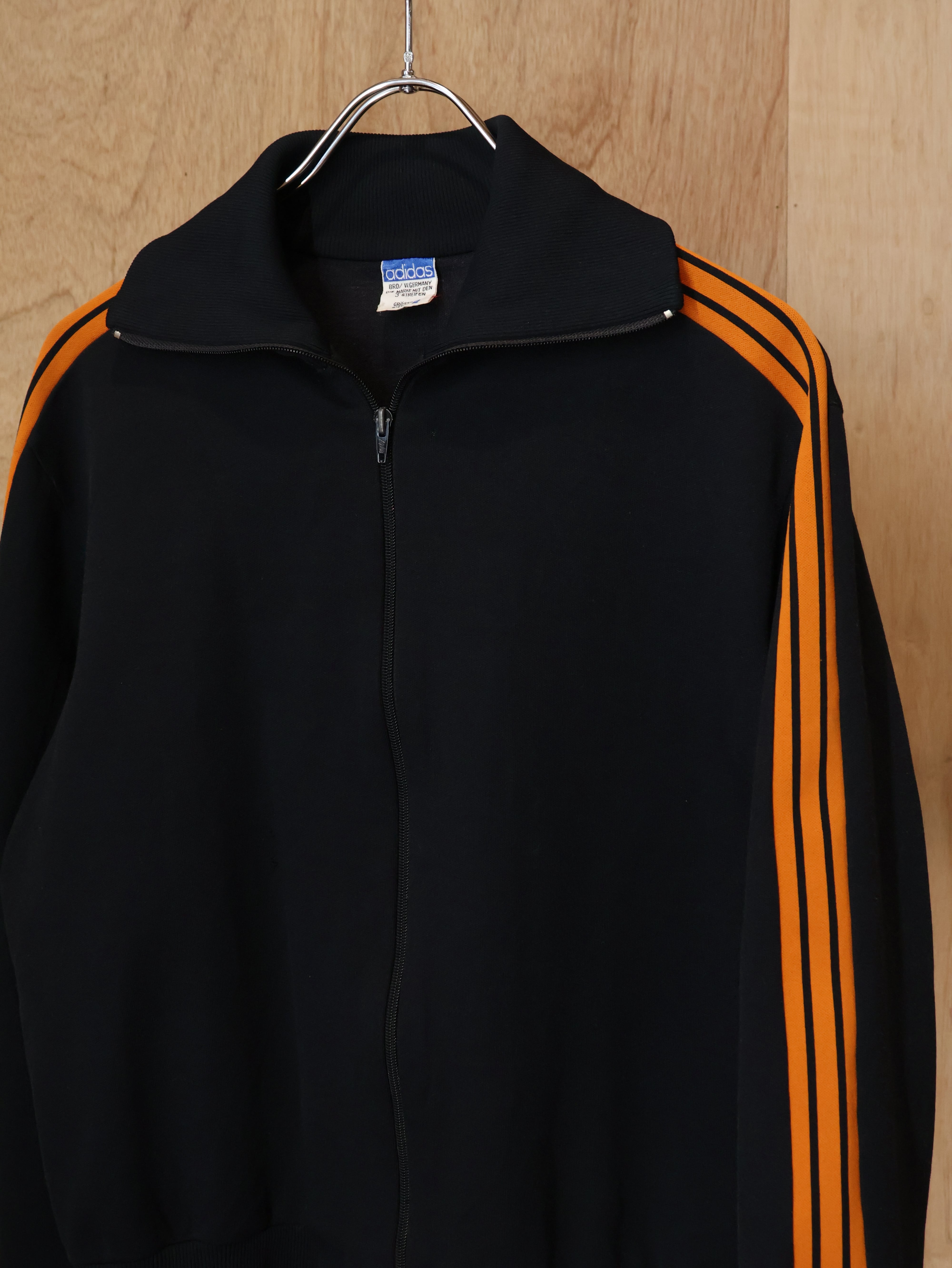 adidas デサント　70sトラックジャケット　ブラック　オレンジ early 70s adidas トラックジャケット 表記2 実寸M程 ブラック