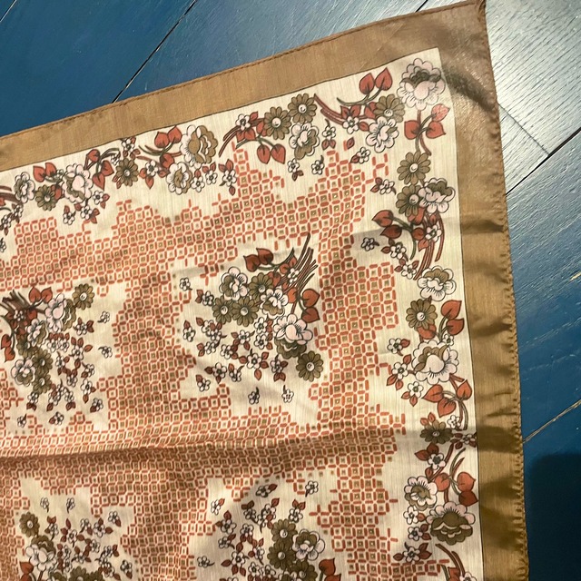 MADE IN JAPAN Flower pattern scarf