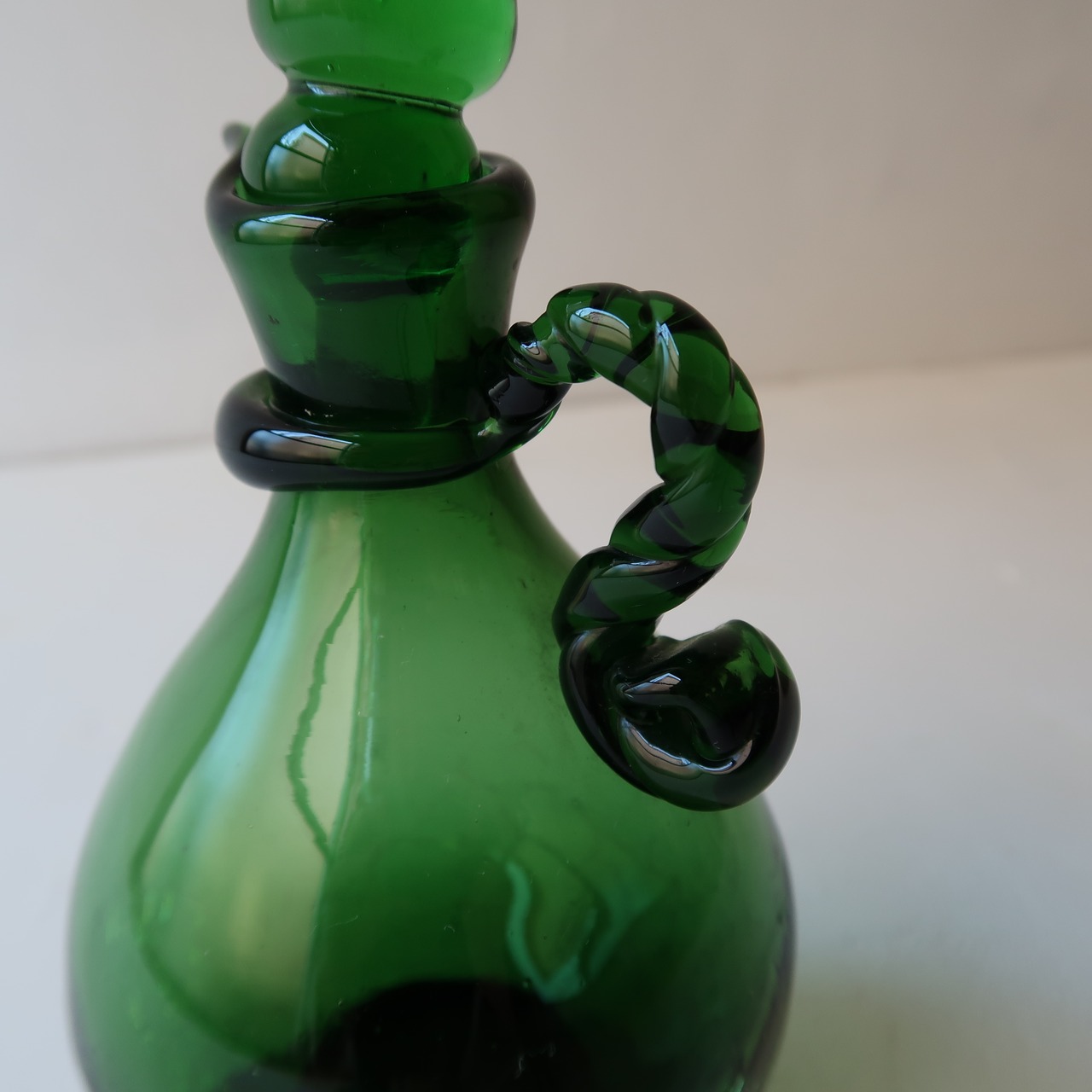 グリーンクラックの水差し