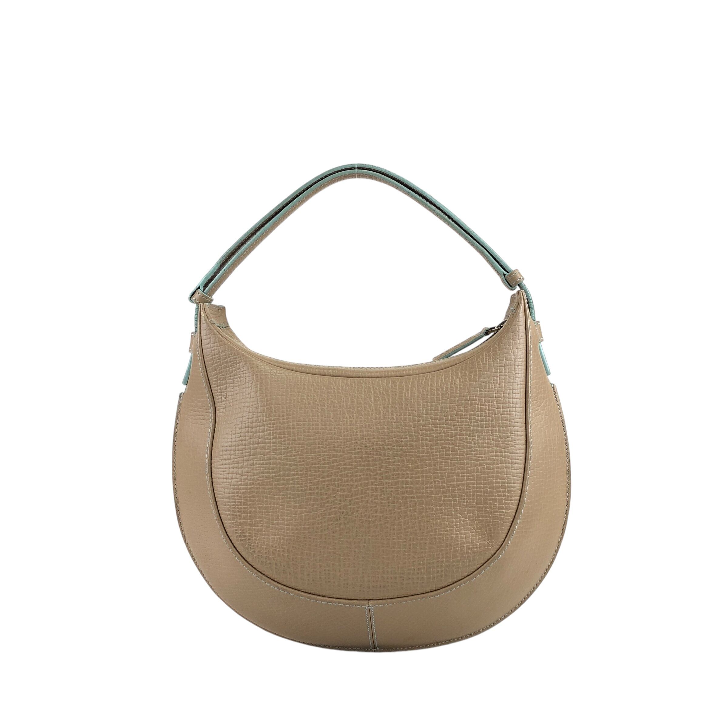 LOEWE ロエベ ショルダーバッグ ベージュ ロゴ レザー 型押し LOEWE ロエベ ショルダーバッグ ベージュ ロゴ レザー 型押し
