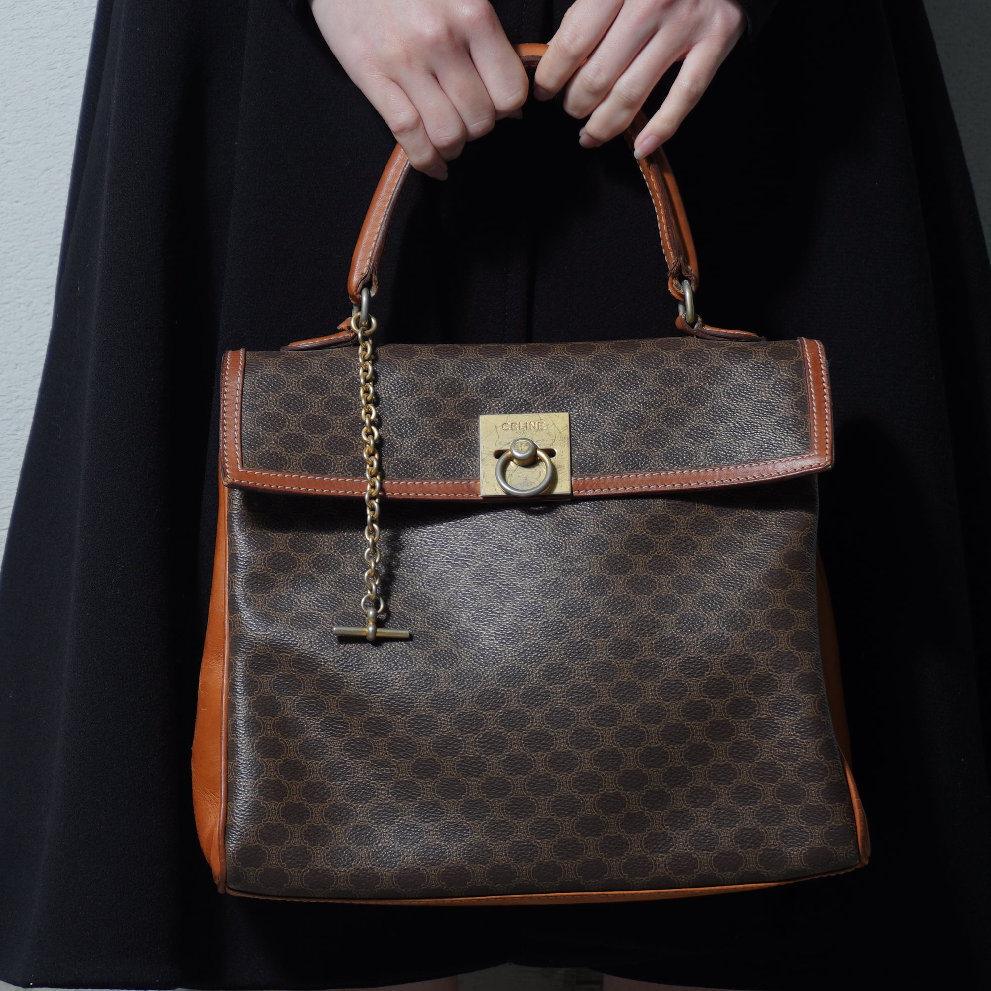 Vivienne Westwood】ヴィヴィアンウエストウッド オーブロゴ レザー