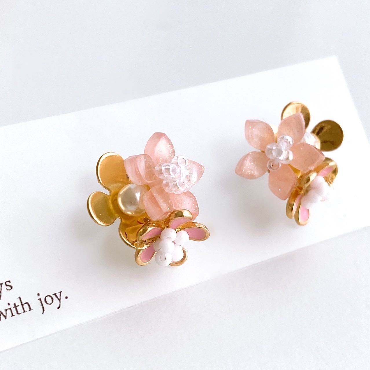 Pink フラワーピアス イヤリング チタン ステンレス 貼るピアス 樹脂