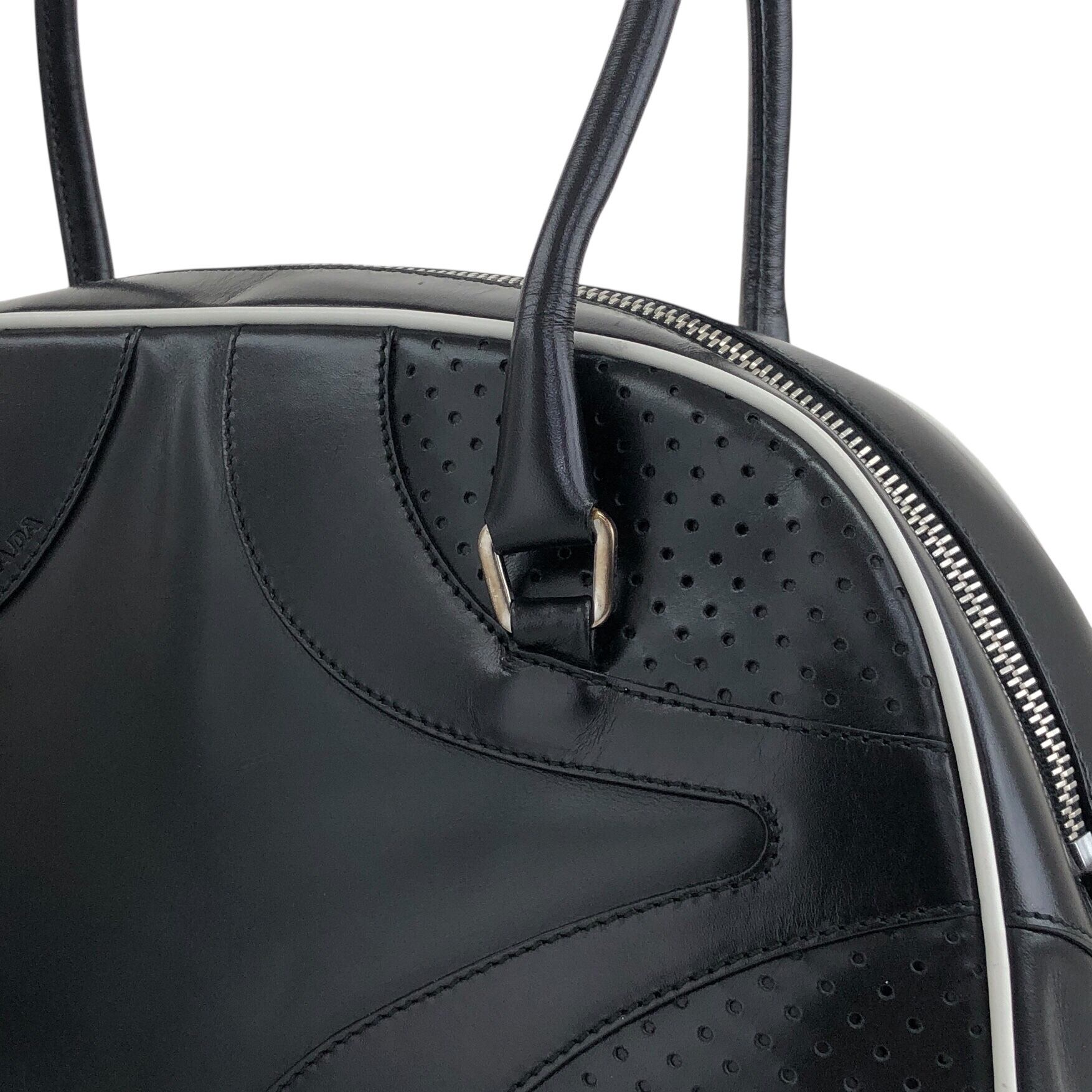 PRADA プラダ パンチングバッグ レザー ボストンバッグ ブラック PRADA プラダ パンチングバッグ レザー ボストンバッグ ブラック