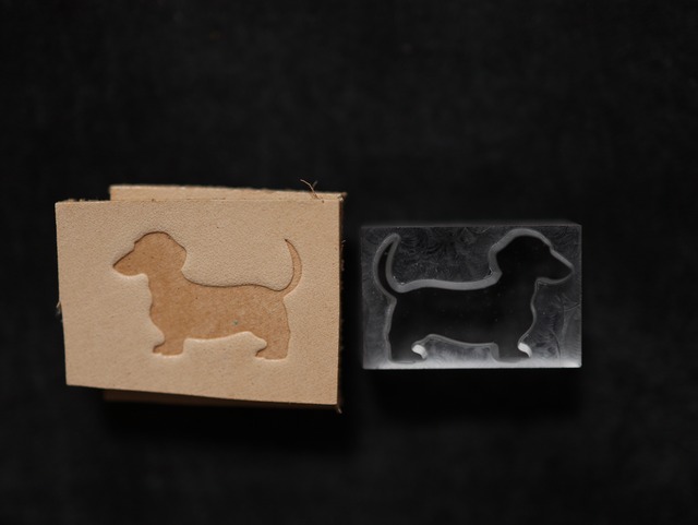 【アクリル刻印】ミニチュアダックスフンド　犬　レザークラフト用