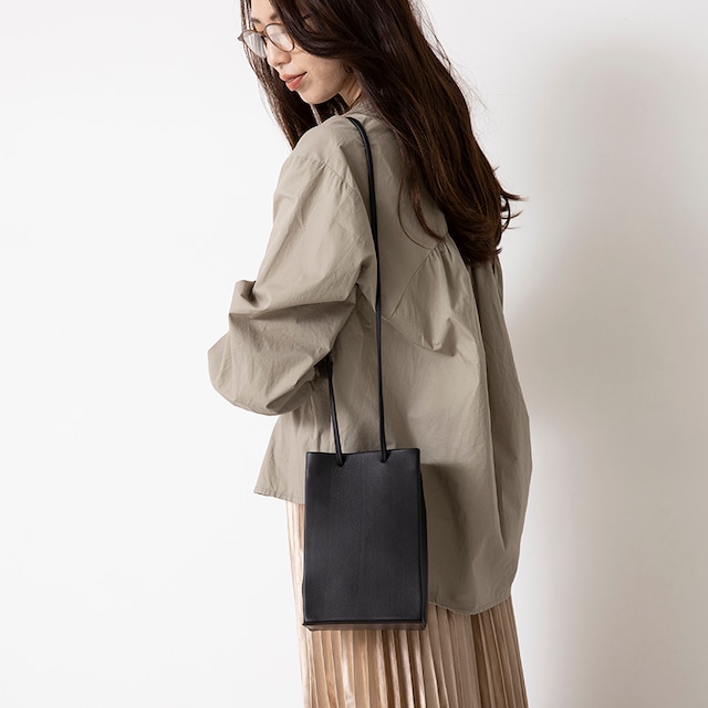 ボックスショルダーバッグM（Box Shoulder Bag M / C0114DN )