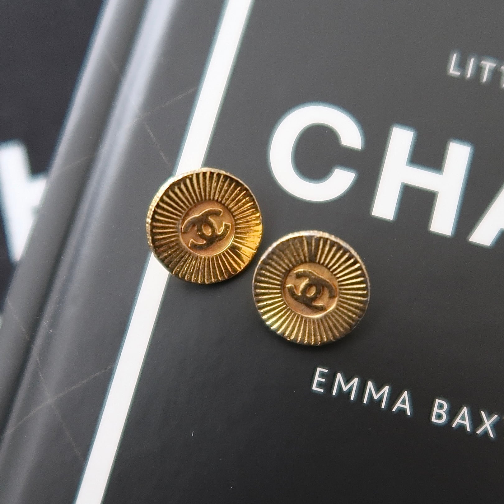 VINTAGE CHANEL BUTTON】ミニインパクト ゴールドボタン 14mm C-25039