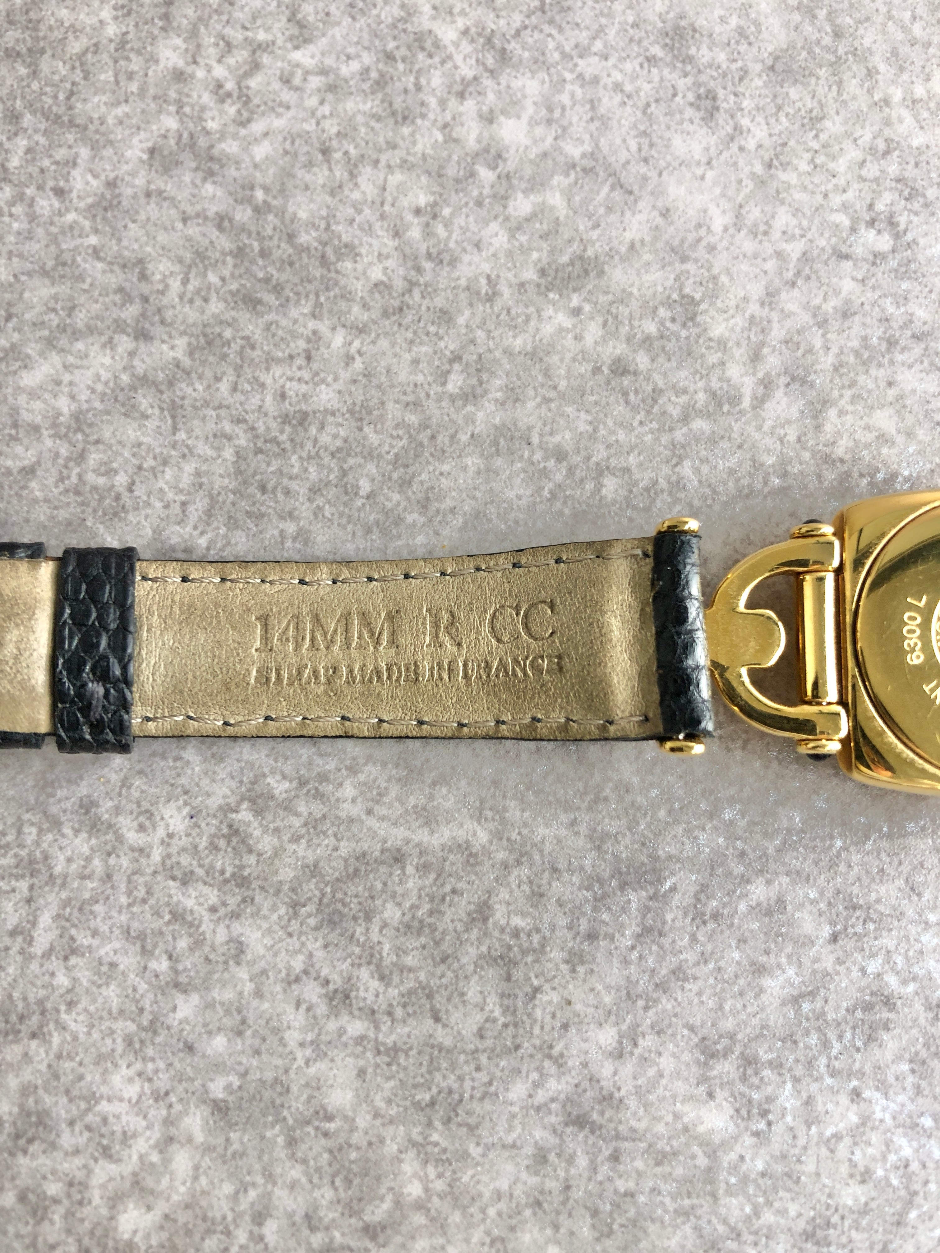 GUCCI グッチ 腕時計 ゴールド×ブラック ステンレススチール 6300L