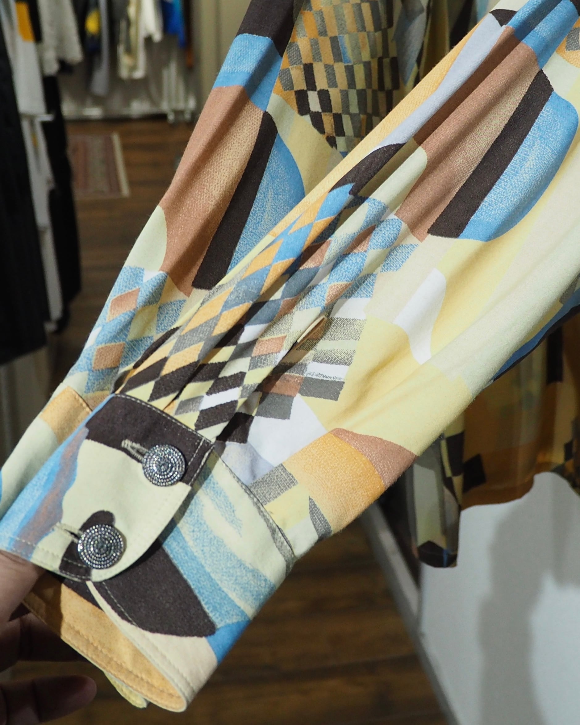 1980 - 90s Beautiful Abstract Art Painting vintage Drape No Collar Shirt