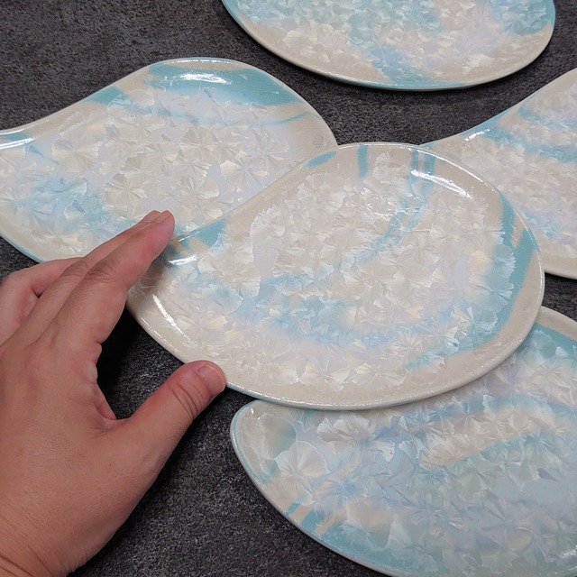 結晶釉花びら皿 ブルー Ol40 結晶釉の器 やきもの工房 ちぇらみか しげみ 結晶釉花びら皿 ブルー Ol40 結晶釉の器 やきもの工房 ちぇらみか しげみ