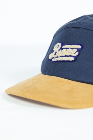 MOCO LOGO SUEDE PEAK 5 PANEL CAP [NAVY]