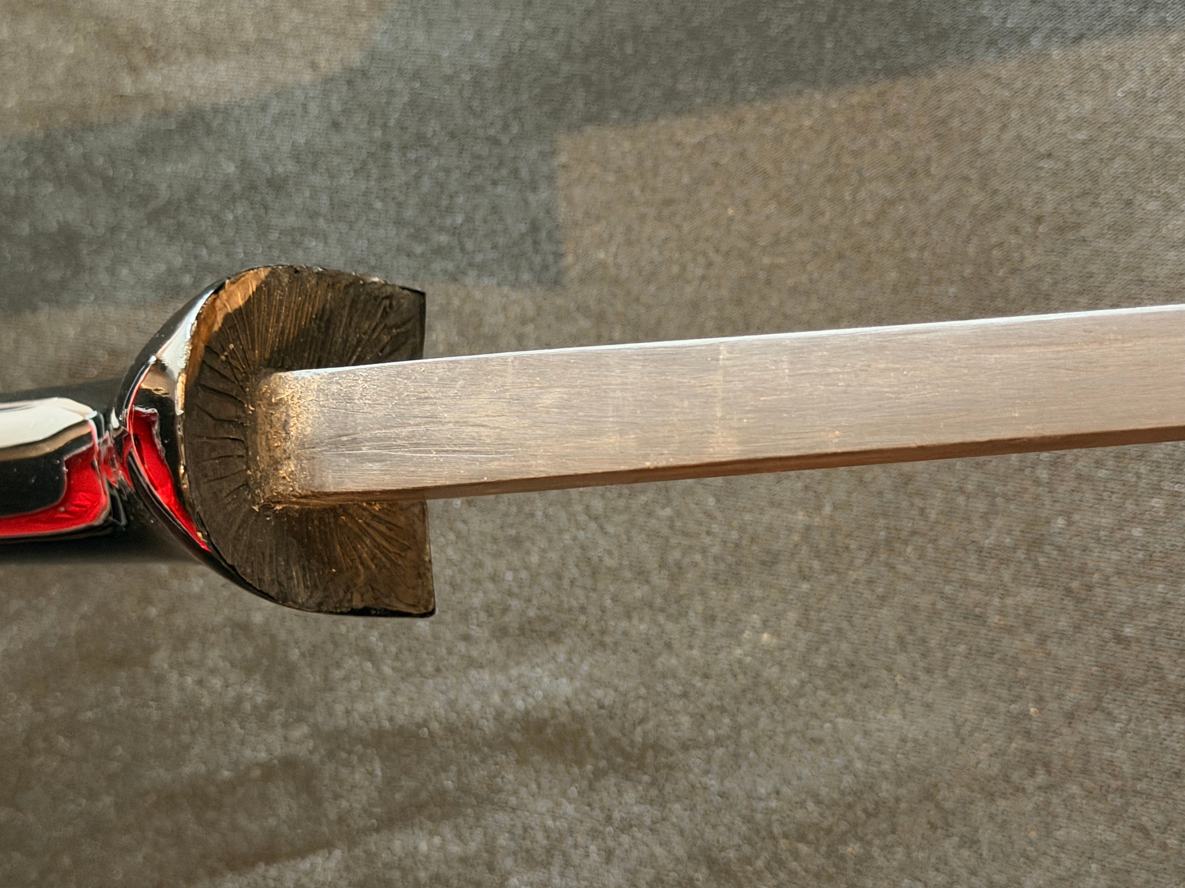 泡瀬の喜屋武か？ 手作り感のある古三線與那城型 八重山黒木 現状