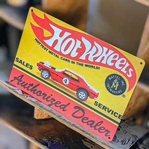 送料無料！ちょうどいいブリキ看板 【 Hot Wheels ホットウィール 】METAL SIGN / メタルサイン / ブリキ看板 / サインボード / ビンテージ加工〚アメリカン雑貨 アメトイ〛