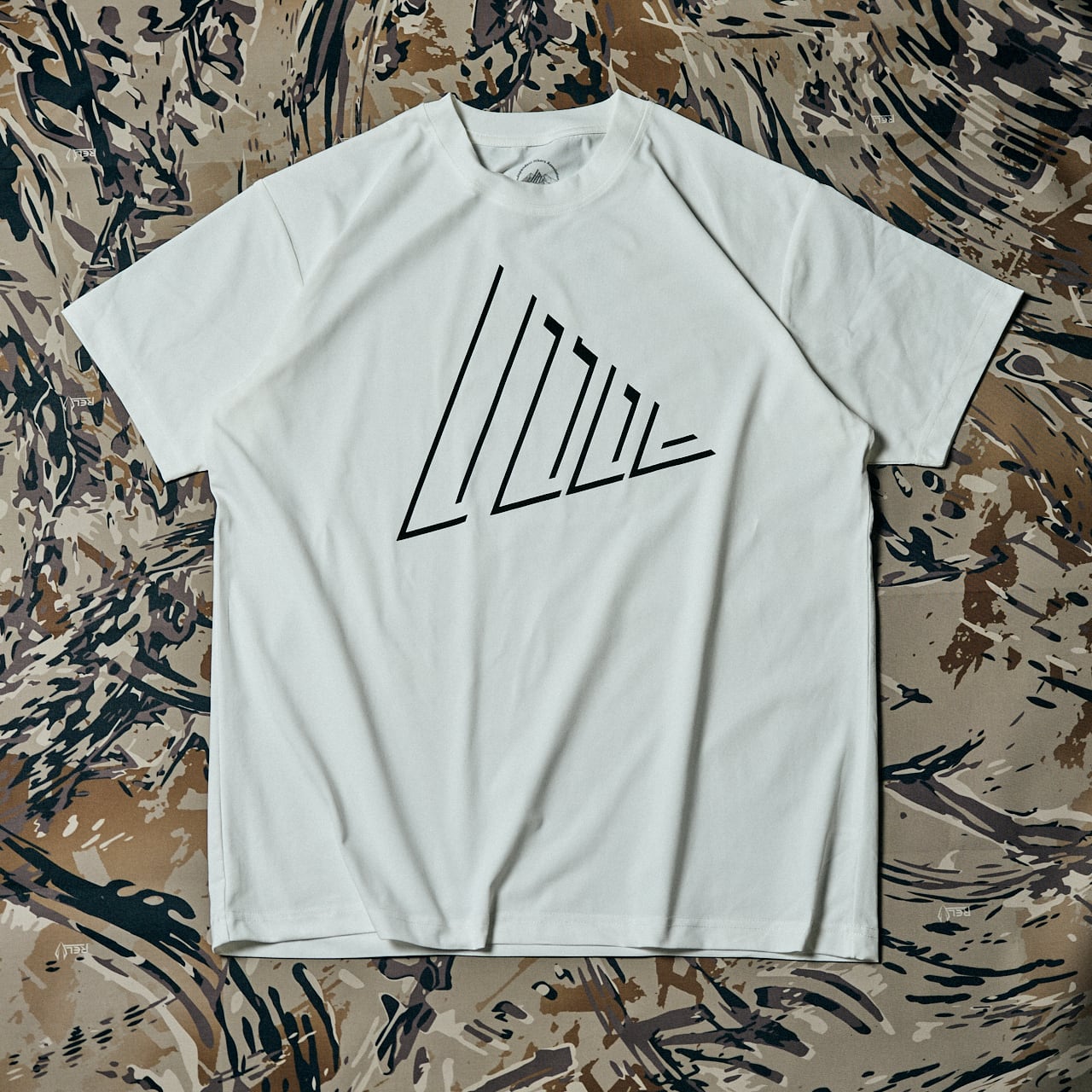 ALTERNA Tee | UNJOE