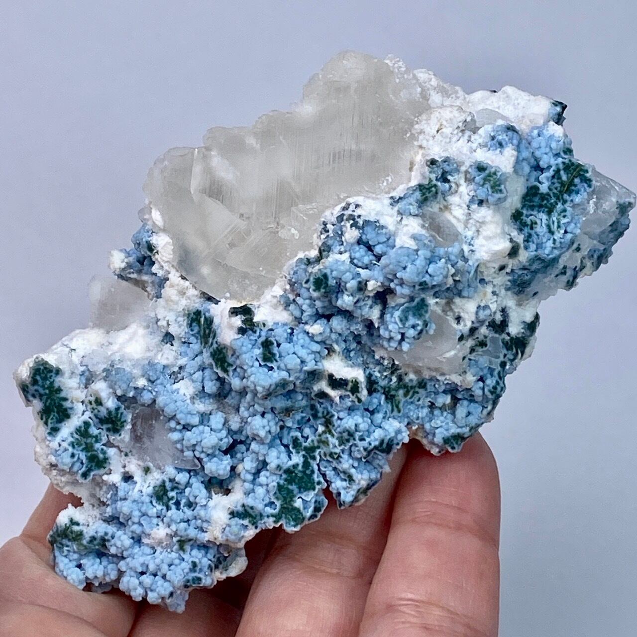 カルサイト共生ブルーカルセドニーのクラスター Blue chalcedony