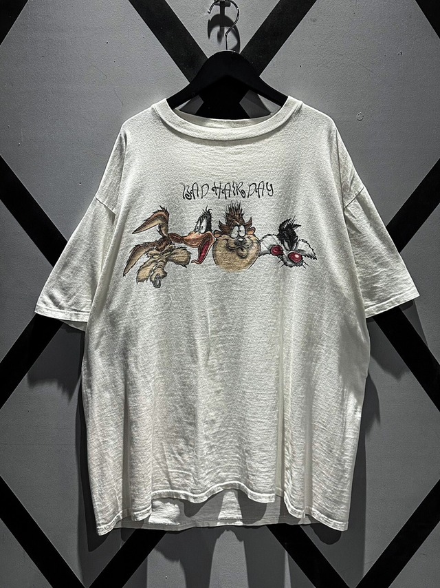 【X VINTAGE】"Looney Tunes" 90's Character Print T-Shirt