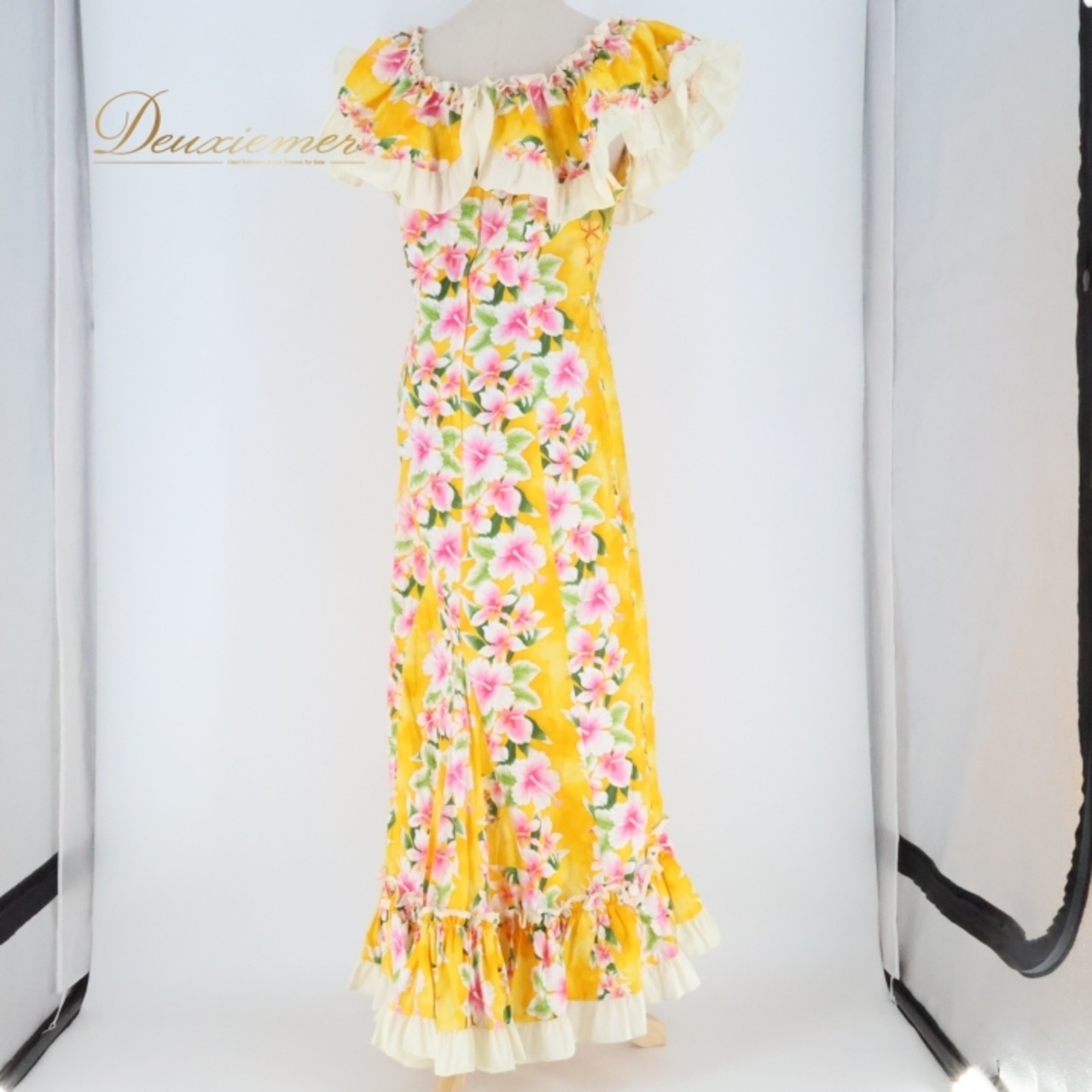 フラダンス 衣装 ワンピース ドレス Royal Creations イエロー系 ハワイ製 アシンメトリー フリル ハイビスカス柄 かわいい 華やか 鮮やか 明るい 元気 ハワイアン アロハ ハワイアンプリント フラ ダンス レッスン 練習 リゾート