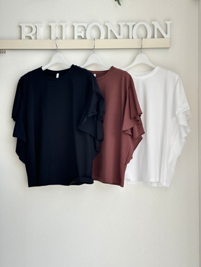 袖フリルバックプリントTee dignitecollier 大人女性 夏コーデ 袖コンシャス 長野セレクトショップ ブルーオニオン