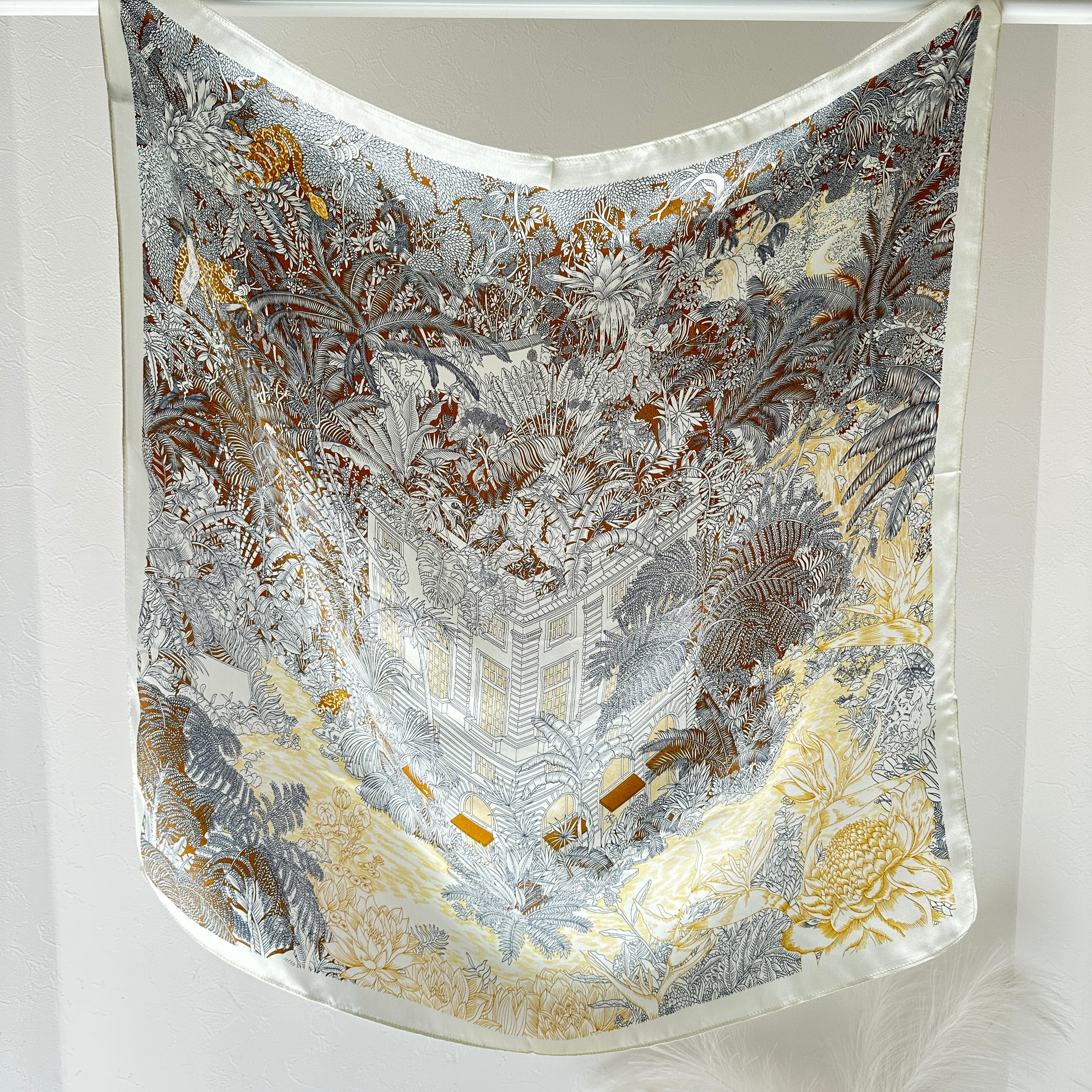 シルク 総柄 ボタニカルアニマル スカーフ 大判 正方形 | Faboutique
