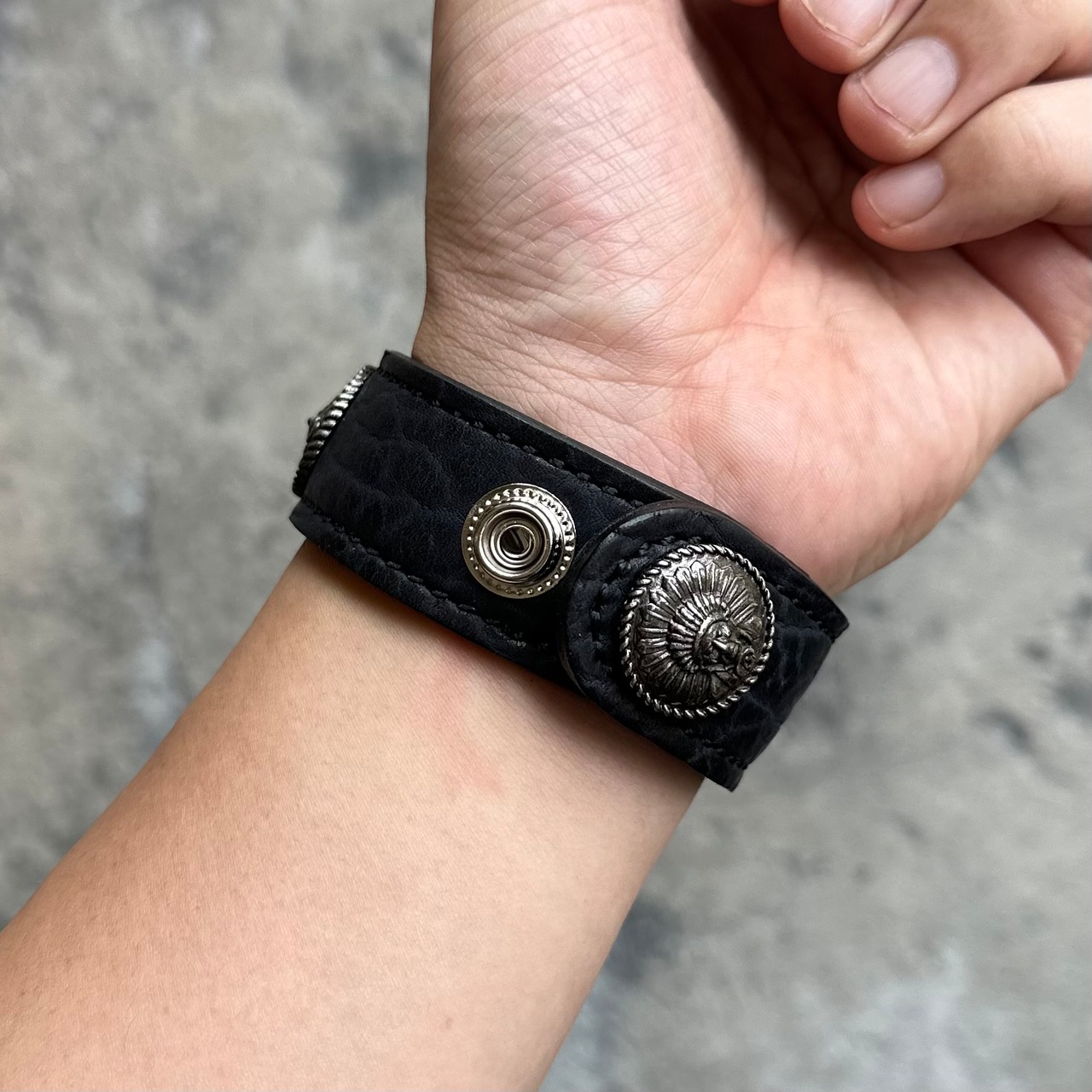 【限定商品】ウォッチブレス スリーコンチョ ファーシール