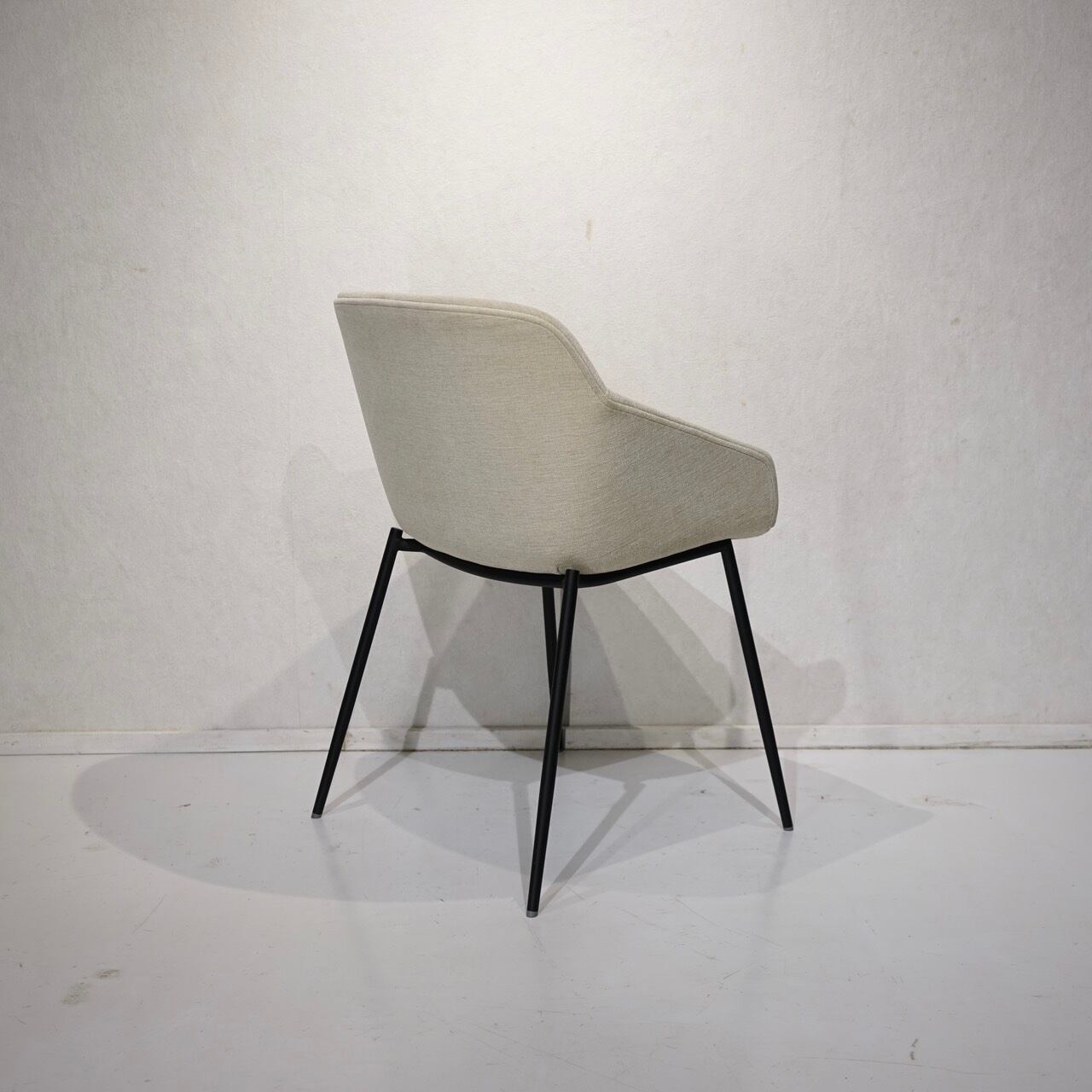 Sancal Nido チェア ファブリック:ホワイト 脚:ホワイト(木製) Sancal Nido チェア ファブリック:ホワイト 脚:ホワイト(木製)