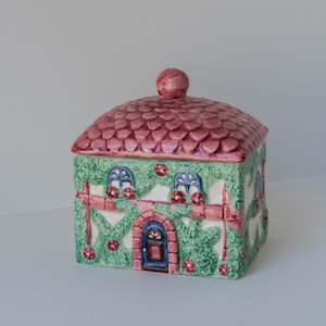 Cottage Sugar Pot