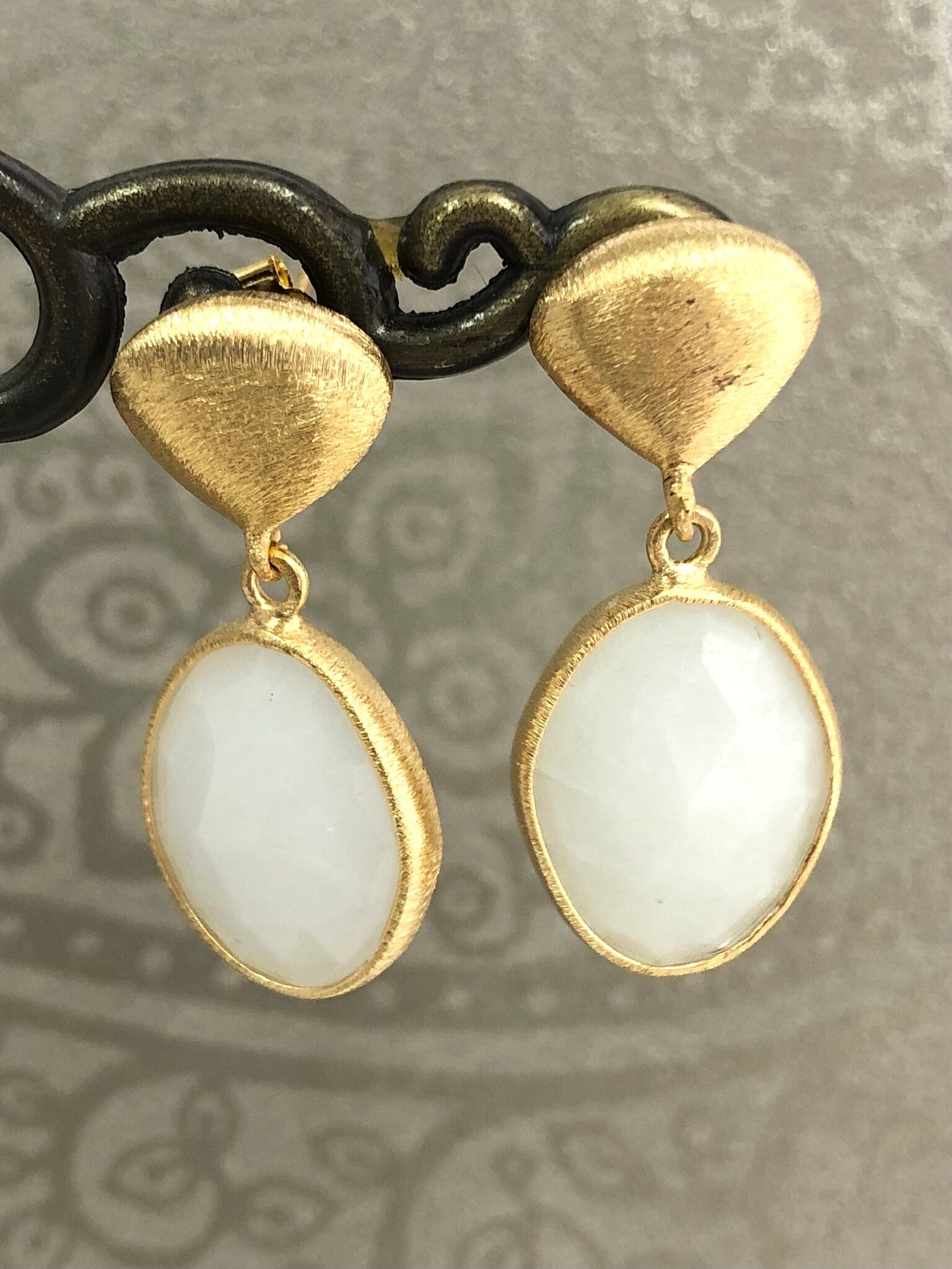 ホワイトアゲート ピアス ホワイトアゲートピアス/K18YGコーティング | couleur&radian