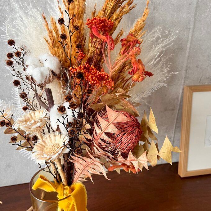 鮮やかな橙色のロングスワッグ（ブーケ） L L | florist Topazos kunitachi