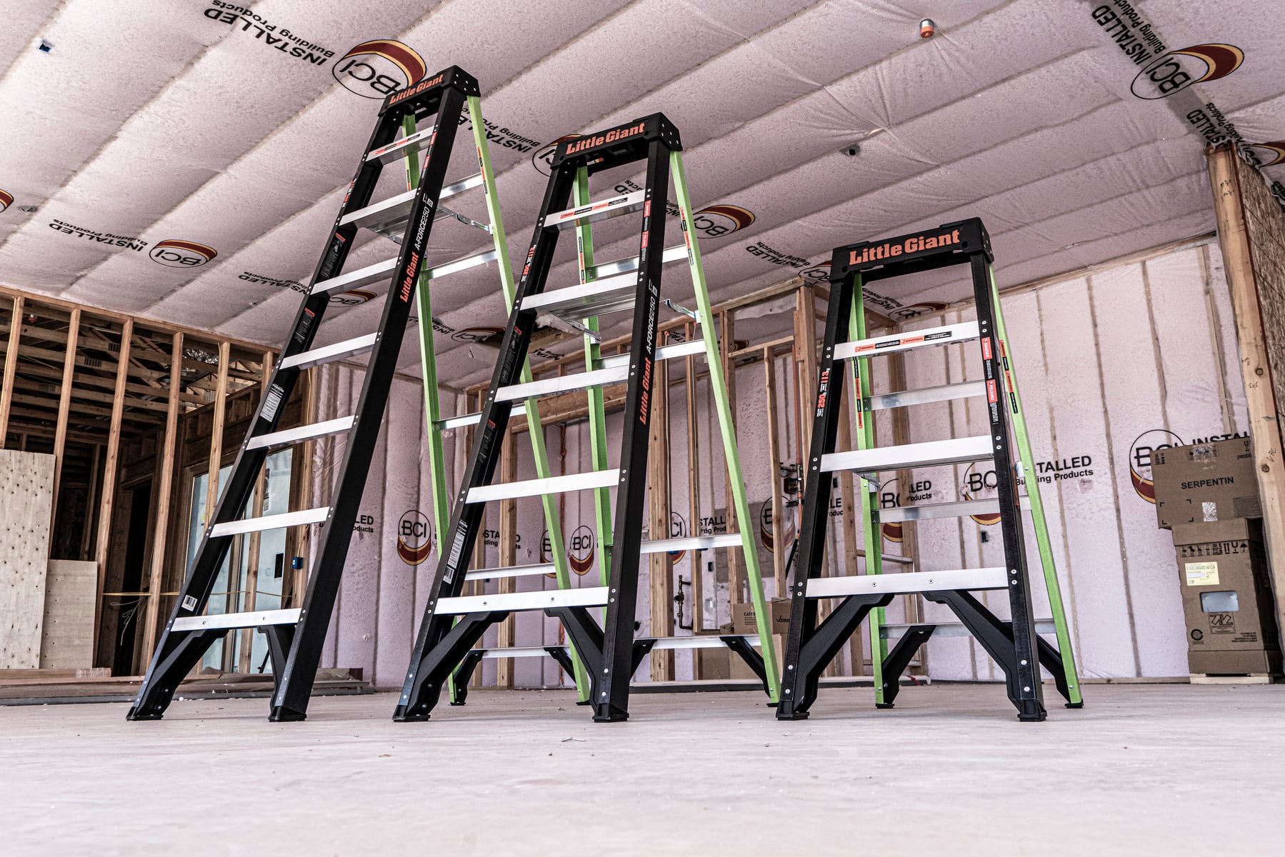 FRP脚立『エーフォース 250 8尺』 LG-15768(10838) | littlegiant