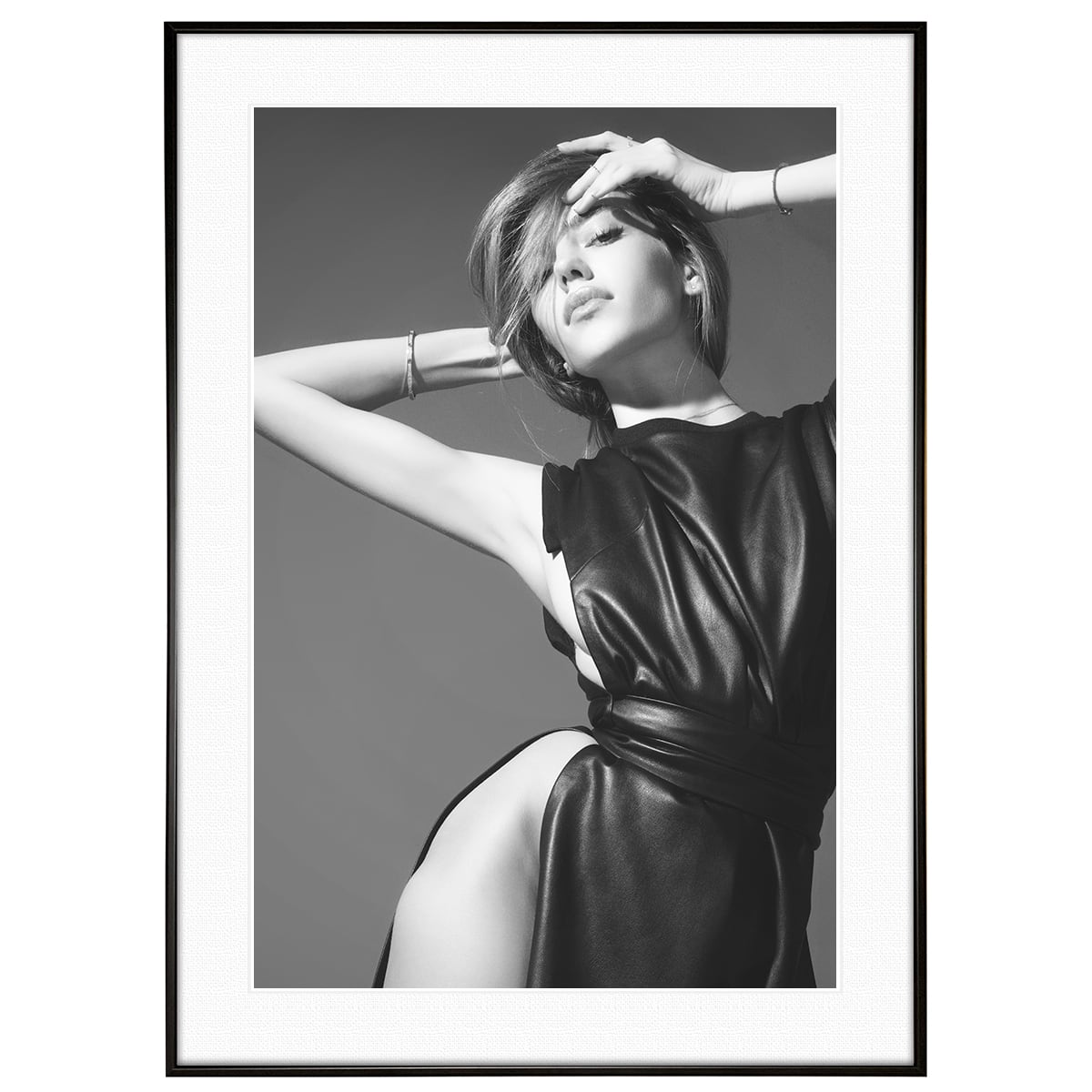 人物写真 ポーズをとる女性 インテリア モノクロアートポスター額装 AS3276