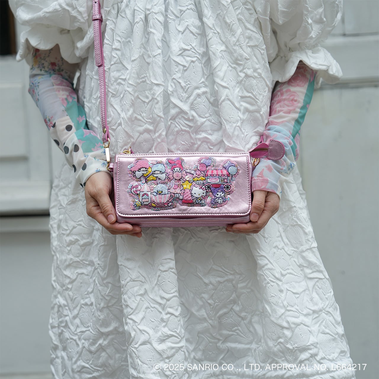 お財布ポシェット Sanrio characters / Carnival Dream (Metallic Pink