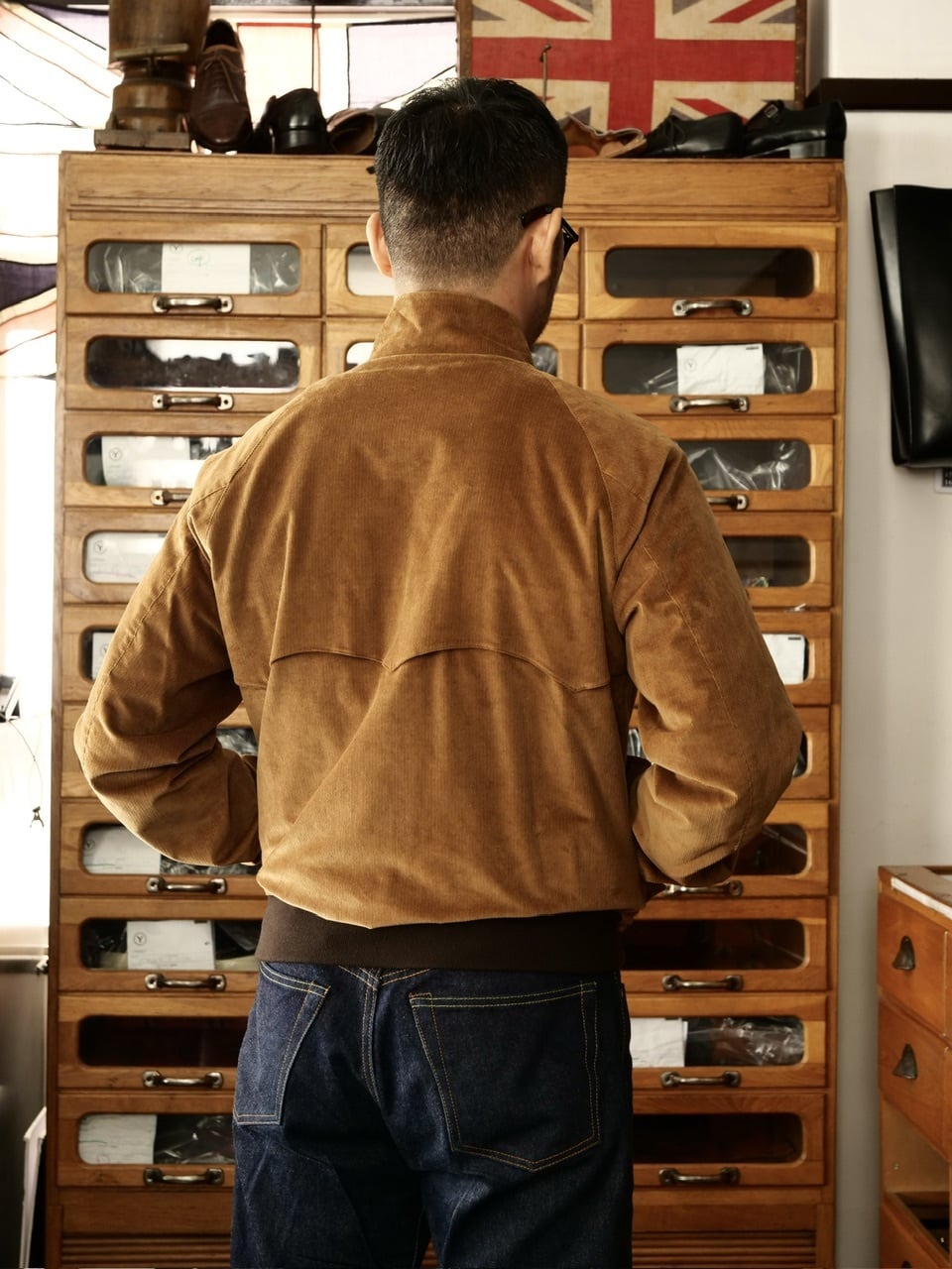 CORBY'S ベージュジャケット（イギリス製、made in UK） CORBY'S】「Golf jacket」ブリスベンモスコーディロイジャケット