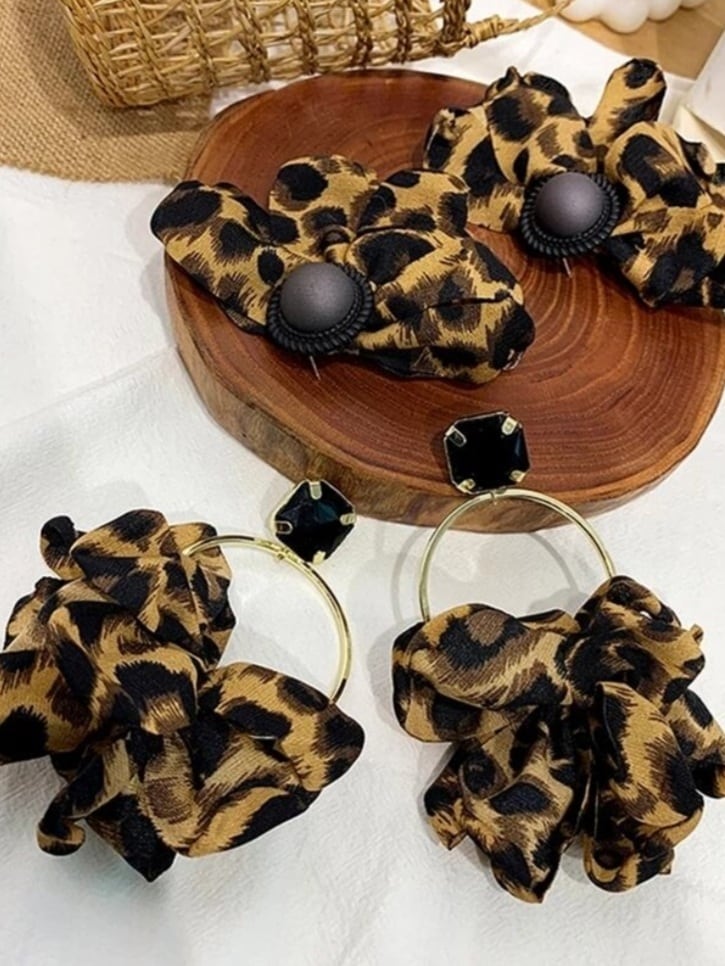 Leopard pattern piercing《 即日発送 》