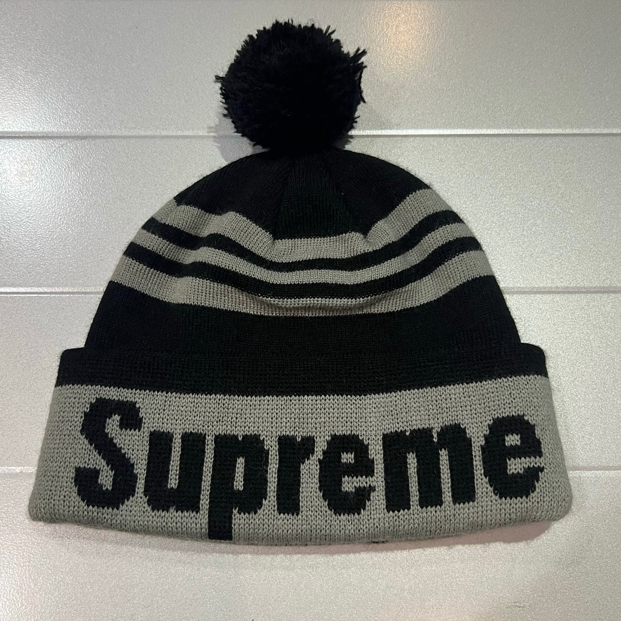 supreme ポンポン付き ニット帽 | 古着屋 わらしべ