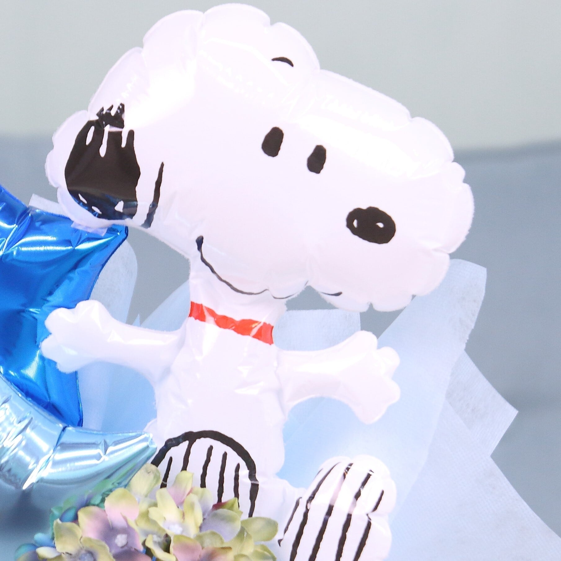 誕生日などのお祝いに卓上バルーンギフト スヌーピー ブルースターセット 送料込み 引き取りの場合3 000円 バルーンショップ E スマイル バルーンギフトオンラインショップ