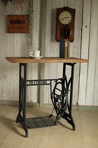 古い鉄脚と古材のテーブル　ワークデスク　机　作業台　古家具　古道具 古い鉄脚と古材のテーブル ワークデスク 机 作業台 古家具 古道具 Work