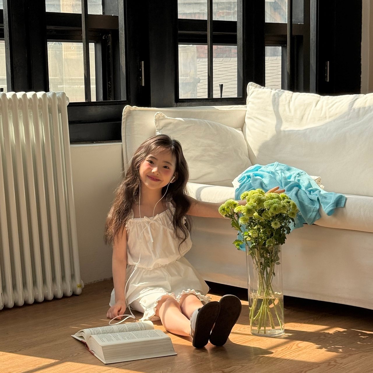 [ninibello] Shine Sleeveless Blouse / [니니벨로] 샤인나시블라우스