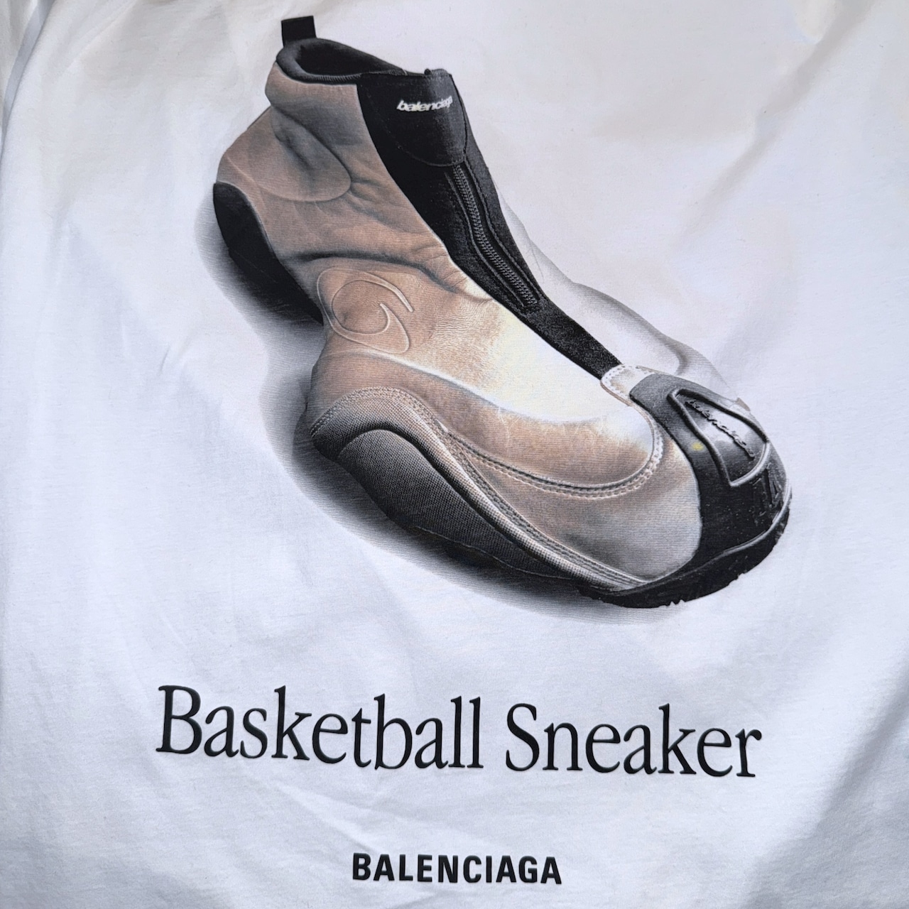 【BALENCIAGA】バレンシアガ "Basketball Sneaker" Tシャツ