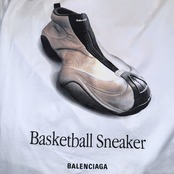 【BALENCIAGA】バレンシアガ "Basketball Sneaker" Tシャツ
