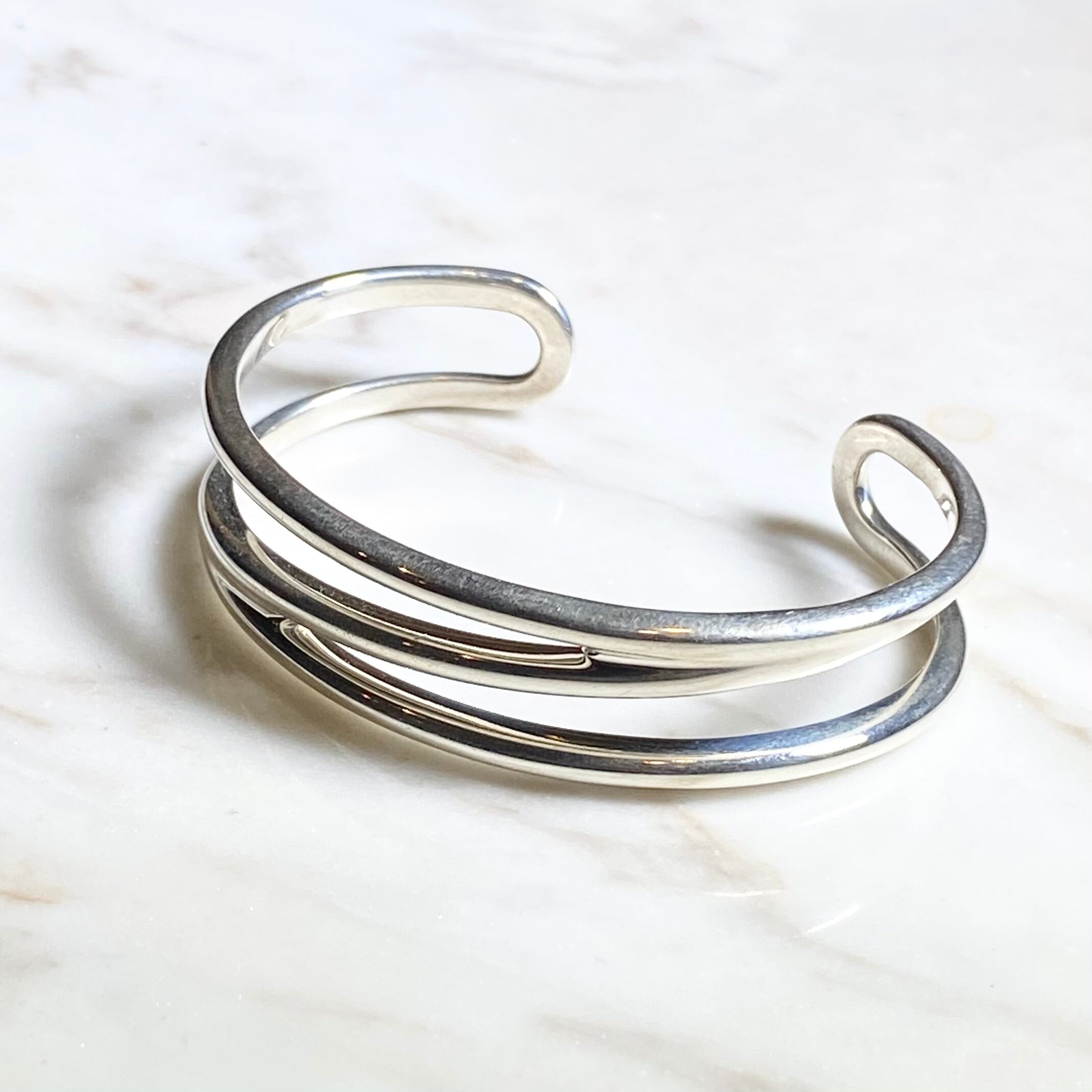 TIFFANY silver wide cuff bangle “open diagonal” | NOIR ONLINE