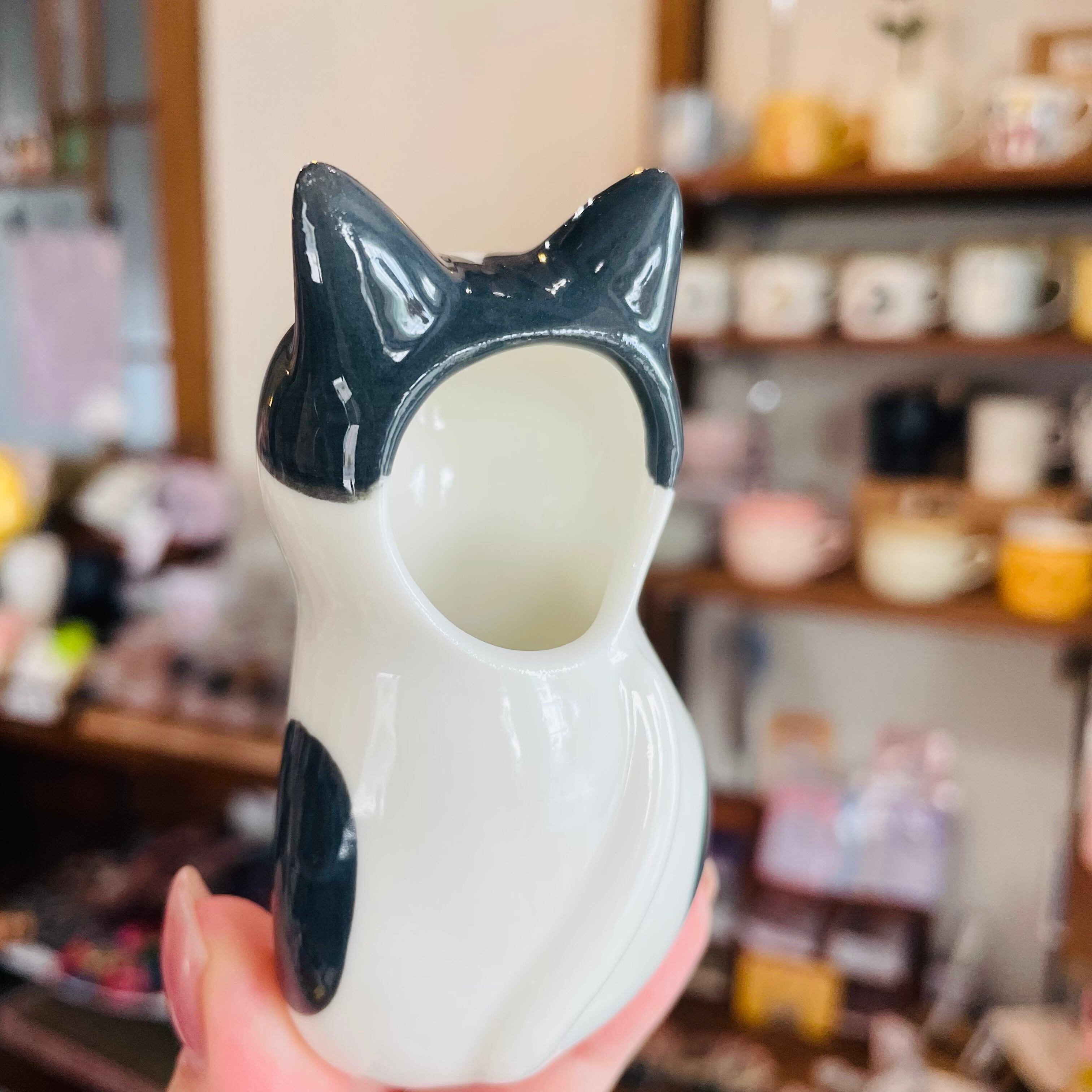 フラワーベース｜ ペンスタンド｜ハチワレこねこA　猫 ねこ ネコ 猫雑貨 ねこモチーフ 猫グッズ ネコ柄 花瓶 花器 花びん フラワーベース 置物 オブジェ フラワーアレンジ ペン立て ペンスタンド 陶器 かわいい おしゃれ レディース プレゼント 贈り物 ギフト