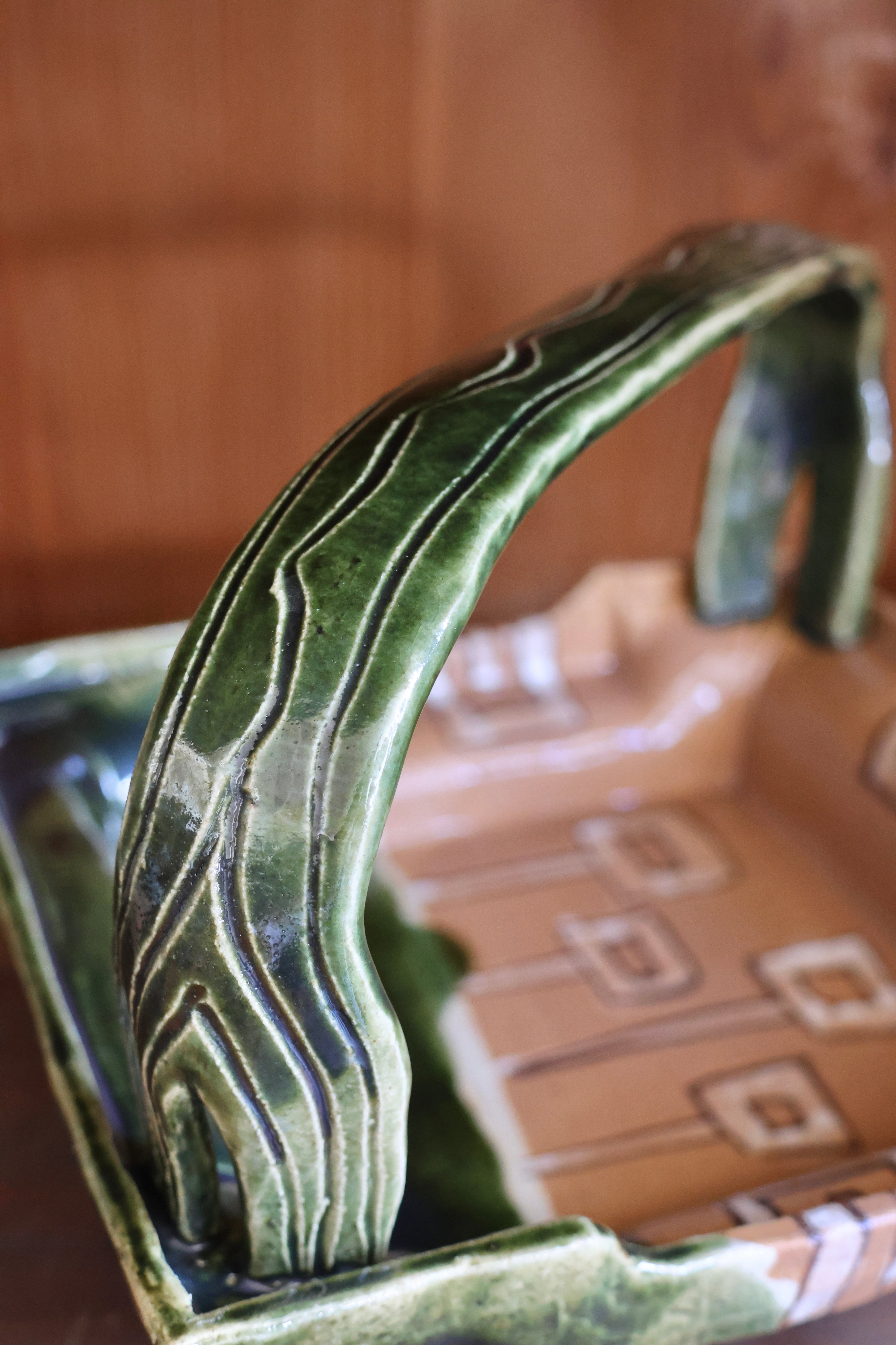 鳴海織部 長佑造 幾何化花文 手鉢 共箱/Oribe ware basket with box