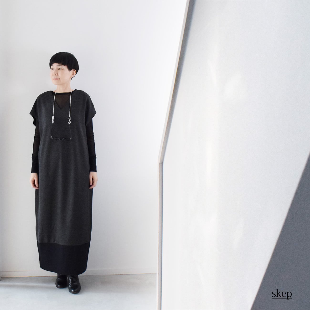 七分袖切替ギャザーロングワンピース：黒［OP33HSBK］ | skep-online shop