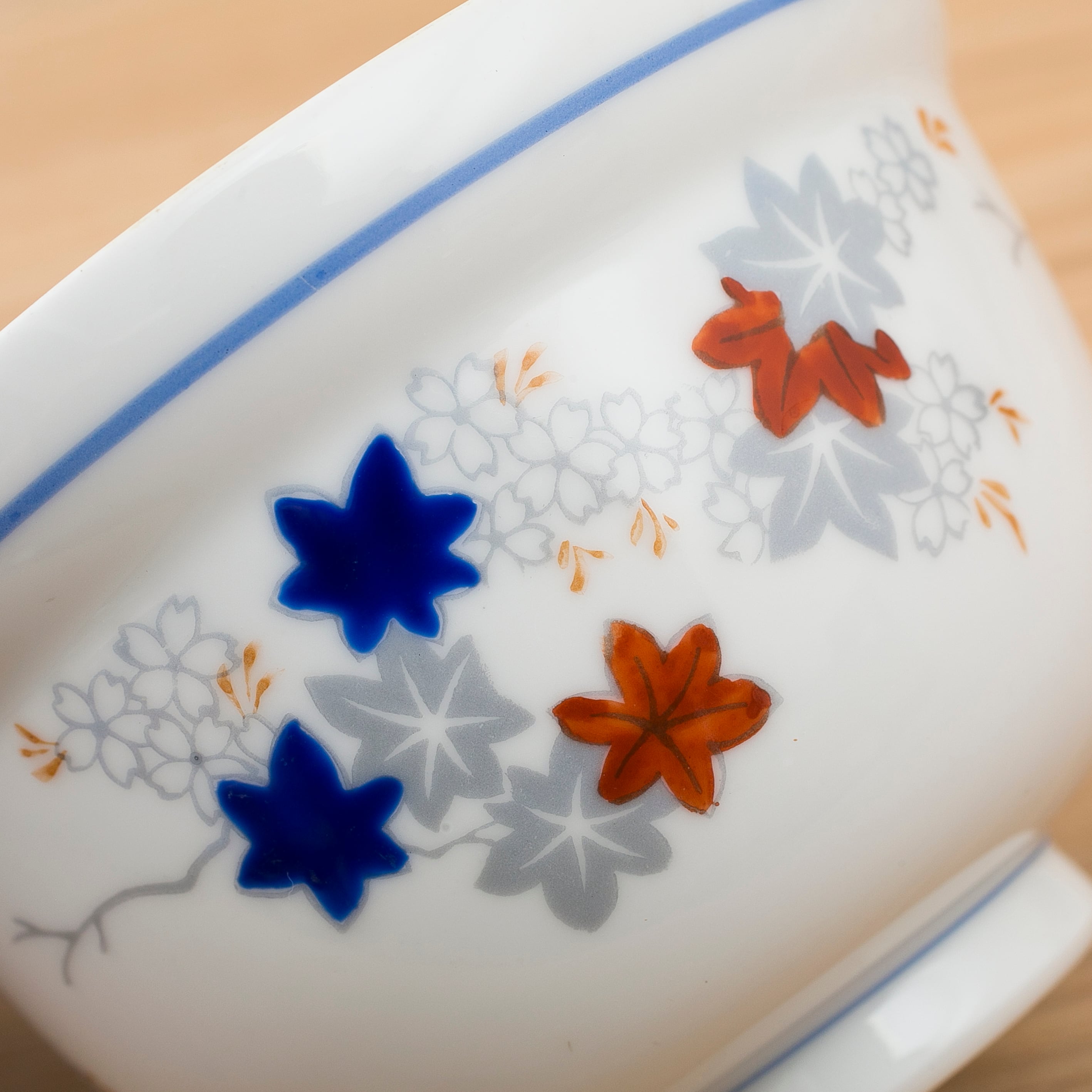 東陶 東洋陶器 雲錦 桜 紅葉 蓋付茶碗 磁器 和食器 珍品 レトロ モダン