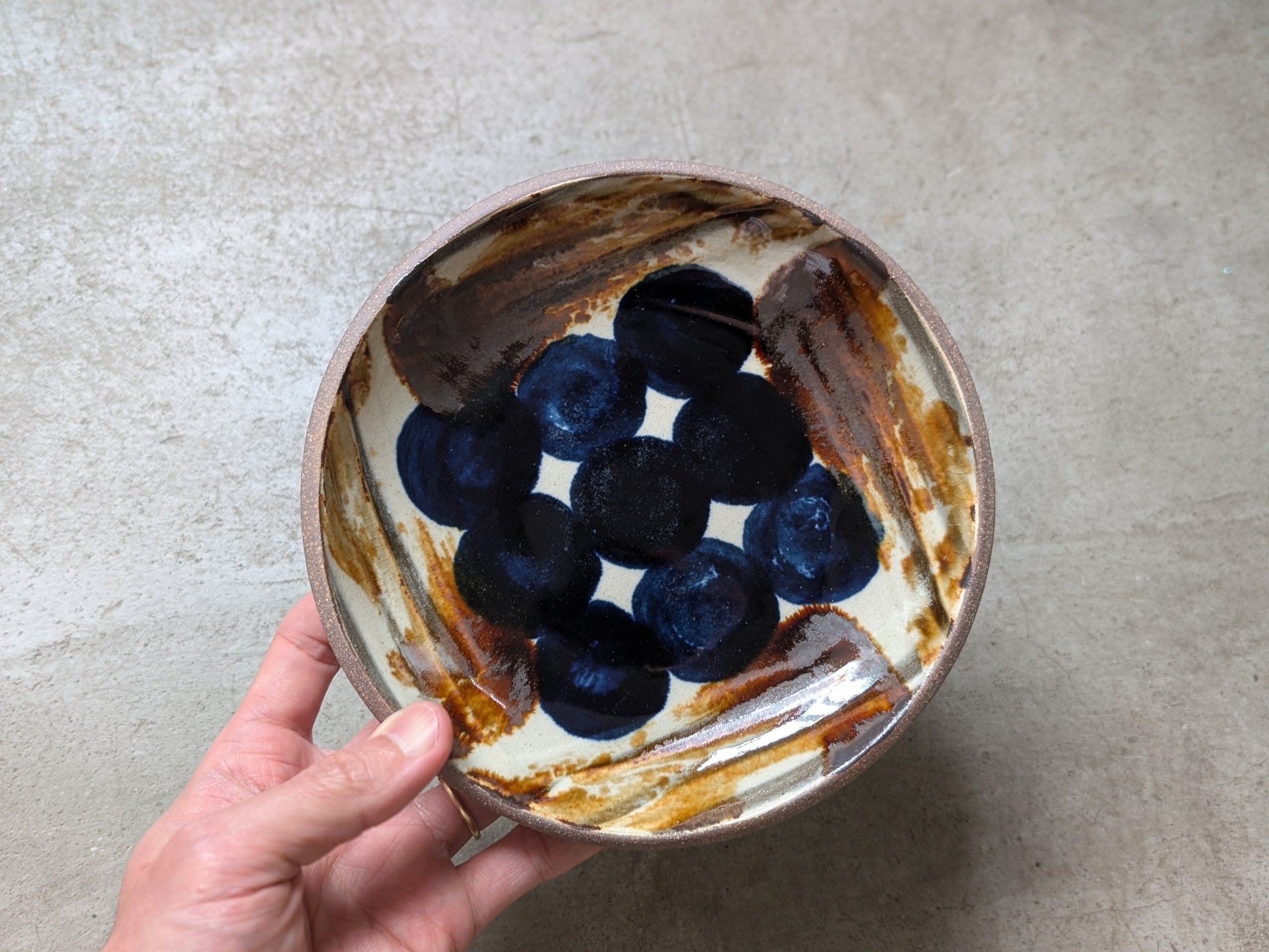 やちむん ちゃんぷるー皿・小（18cm）／ 呉須丸紋 | 一翠窯 | inoya
