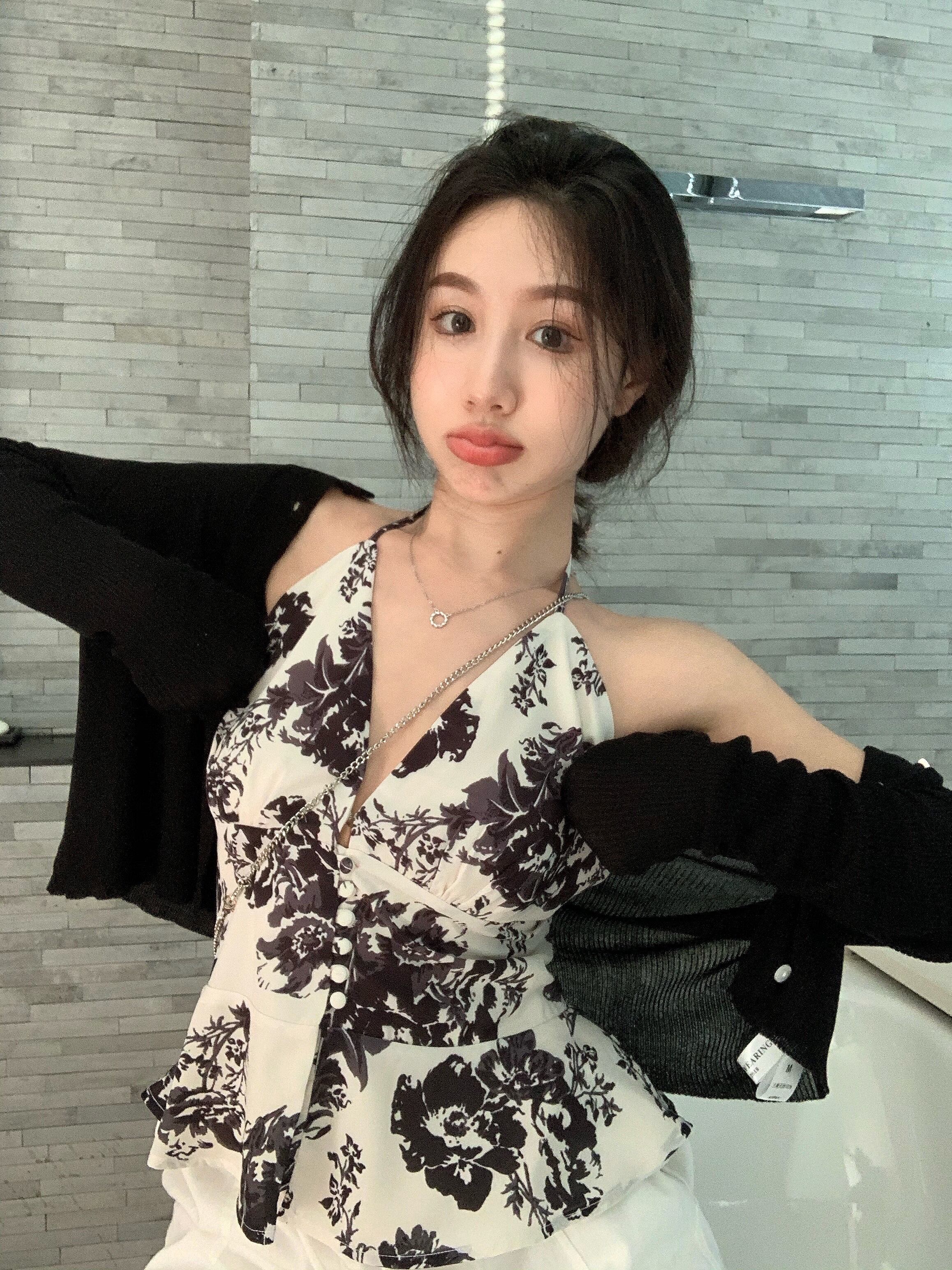 スタンダードフローラルサマー レトロ 夏物 花柄 ブラックストロベリース26707556884