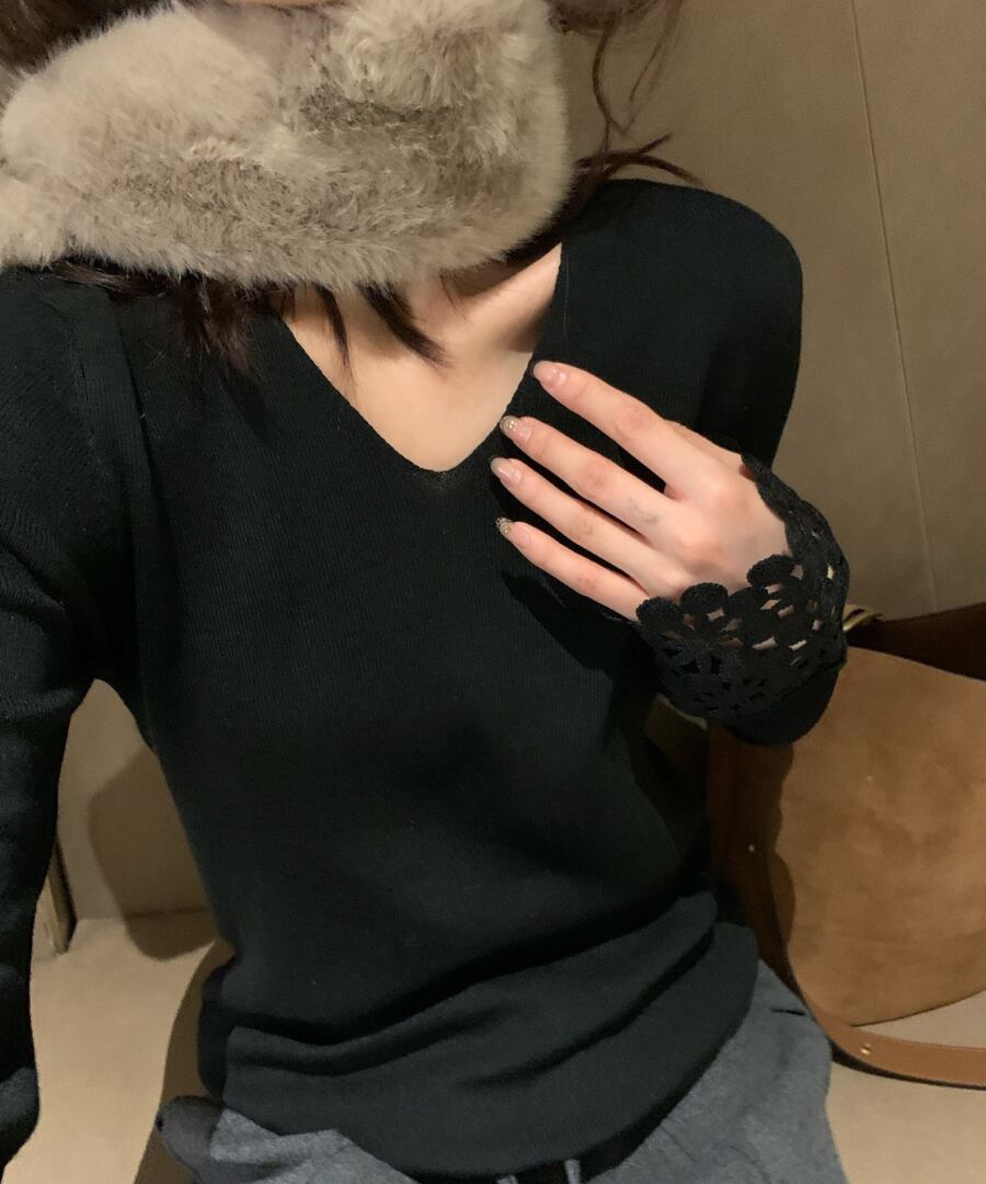 袖口透かし編みデザイン◆Vネックニットセーター【t-10595】