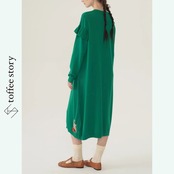 フリルと花刺繍のロングニットワンピ 《Y0420》