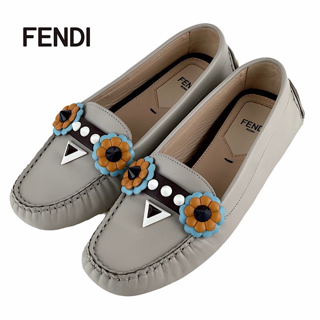 2581 FENDI フェンディ スタッズ レザー フラットシューズ グレー