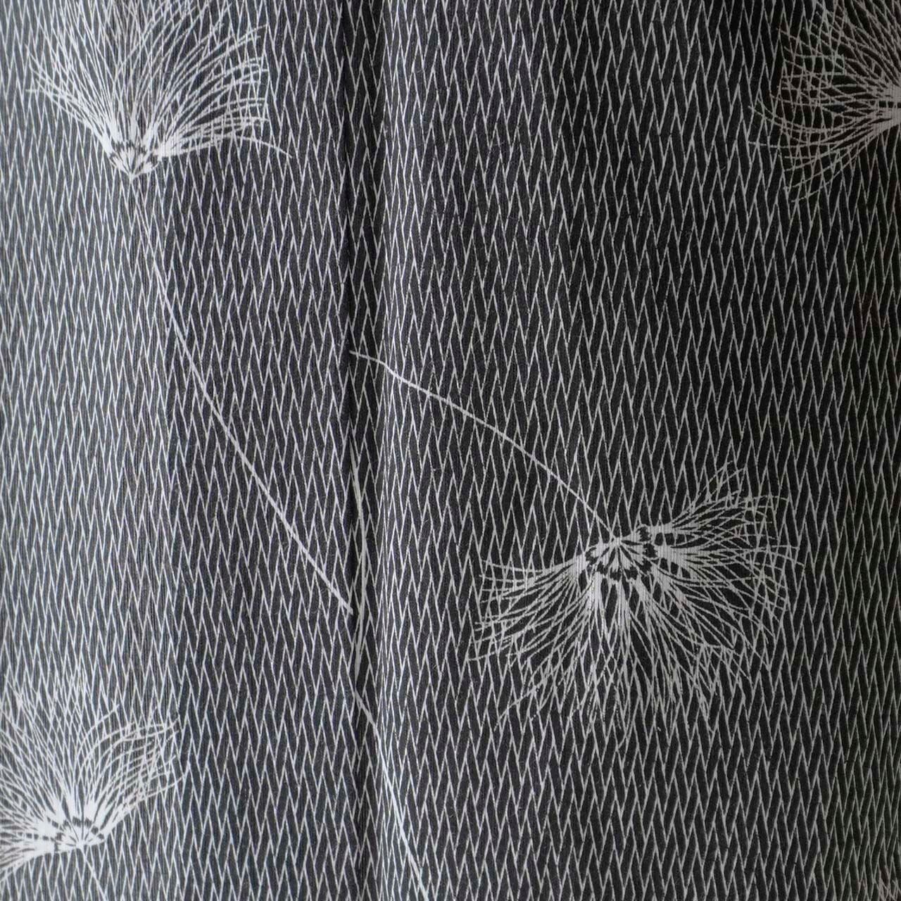 【三勝・浴衣】黒色 網目に薊 浴衣
