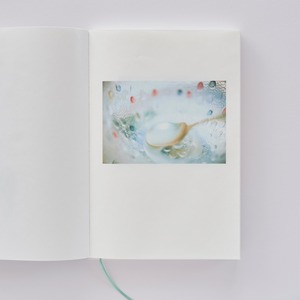 写真集『雨音』 (サイン入り・ポストカード 5枚セット入り）